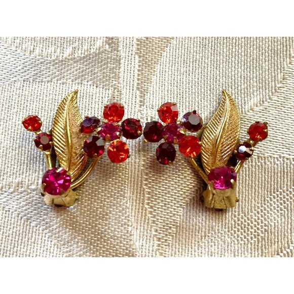 Vintage Austrian Crystal Rhinestone Flower Gold Tone Leaf Earrings Clip on - Picture 7 of 8